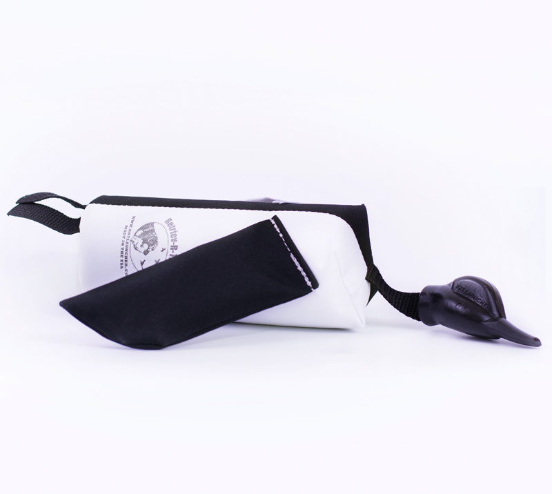 RRT Dummy till apportkastare And - svart/vit